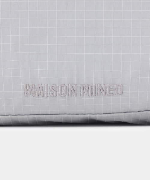 MAISON MINED(メゾンミネド)の「NYLON CROSS BAG LIGHT GRAY(メッセンジャーバッグ・メンズ・その他・FREE)」の8枚目の写真