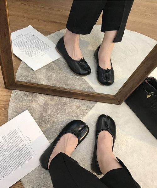 LA VORAGINE（ラ ヴォラジネ）の「足袋パンプスタビバレエシューズ（バレエシューズ・レディース・ベージュ/ブラック系1/レッド/ブラウン/ホワイト/ブラック/アイボリー・23cm/23.5cm）」の9枚目の写真