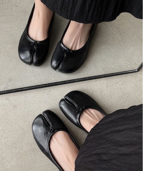 LA VORAGINE（ラ ヴォラジネ）の「足袋パンプスタビバレエシューズ（バレエシューズ・レディース・ベージュ/ブラック系1/レッド/ブラウン/ホワイト/ブラック/アイボリー・23cm/23.5cm）」の11枚目の写真