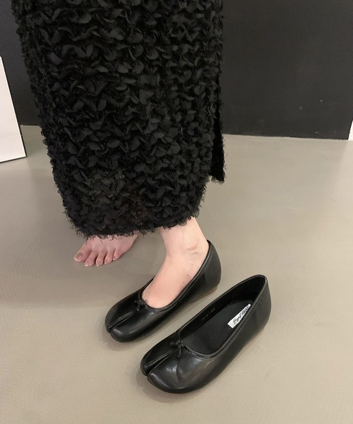LA VORAGINE（ラ ヴォラジネ）の「足袋パンプスタビバレエシューズ（バレエシューズ・レディース・ベージュ/ブラック系1/レッド/ブラウン/ホワイト/ブラック/アイボリー・23cm/23.5cm）」の17枚目の写真