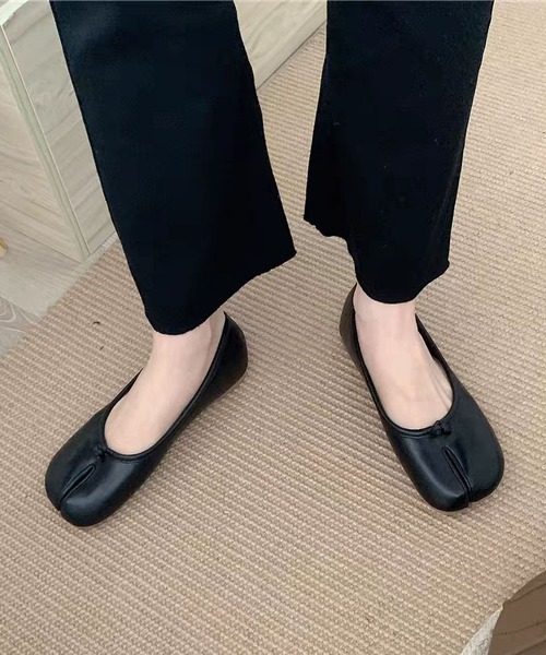 LA VORAGINE（ラ ヴォラジネ）の「足袋パンプスタビバレエシューズ（バレエシューズ・レディース・ベージュ/ブラック系1/レッド/ブラウン/ホワイト/ブラック/アイボリー・23cm/23.5cm）」の13枚目の写真