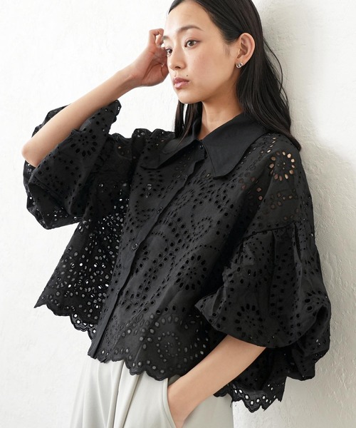 mili an deni(ミリアンデニ)の「袖バルーンスカラップレースブラウス(シャツ/ブラウス・レディース・ブラック/オフホワイト・M)」の1枚目の写真