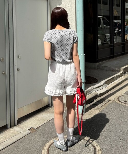 CIAOPANIC(チャオパニック)の「コットンレース裾ティアードショートパンツ(その他パンツ・レディース・ブラック/ホワイト・ONE SIZE)」の11枚目の写真