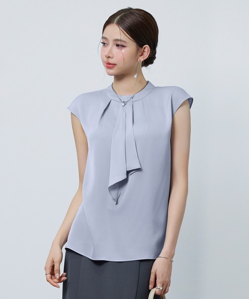 DRESS PLUS(ドレスプラス)の「フレンチスリーブマットサテンブラウス(シャツ/ブラウス・レディース・アイボリー/ブルーグレー/ブラック/ベージュ・S/M/L)」の9枚目の写真