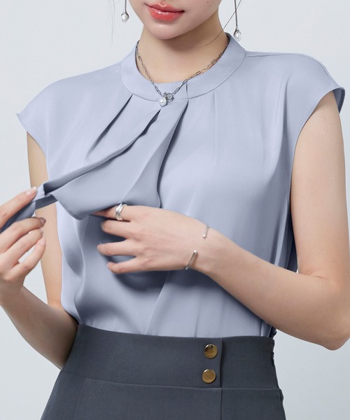 DRESS PLUS(ドレスプラス)の「フレンチスリーブマットサテンブラウス(シャツ/ブラウス・レディース・アイボリー/ブルーグレー/ブラック/ベージュ・S/M/L)」の16枚目の写真