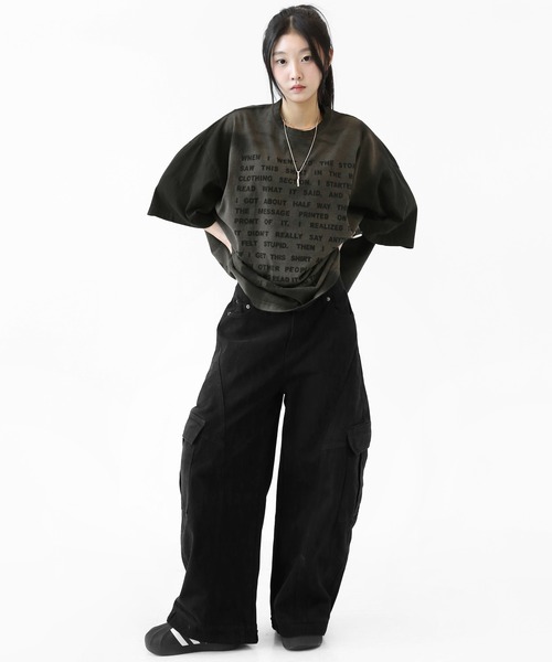 minsobi(ミンソビ)の「ピグメントフェード フルレタリング ビッグTシャツ(ユニセックス)(Tシャツ/カットソー・レディース・ブラック・FREE)」の5枚目の写真