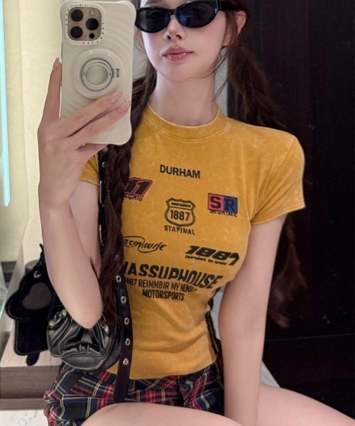 Lips(リップス)の「ヴィンテージ風ロゴで視線を惹く!韓国ストリート感漂うロゴプリントTシャツ(Tシャツ/カットソー・レディース・ブラック/ブルー/イエロー・FREE)」の17枚目の写真
