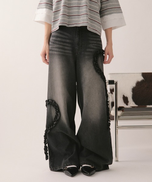 loin nuit(ロワンニュイ)の「heart frill design denim / ハートフリルデザインデニム(デニムパンツ・レディース・ブラック/ブルー・MEDIUM/SMALL)」の17枚目の写真