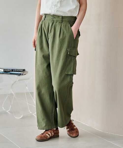 FREAK'S STORE(フリークスストア)の「バックサテン カーゴパンツ(カーゴパンツ・レディース・ベージュ/オリーブ・SMALL/MEDIUM)」の18枚目の写真