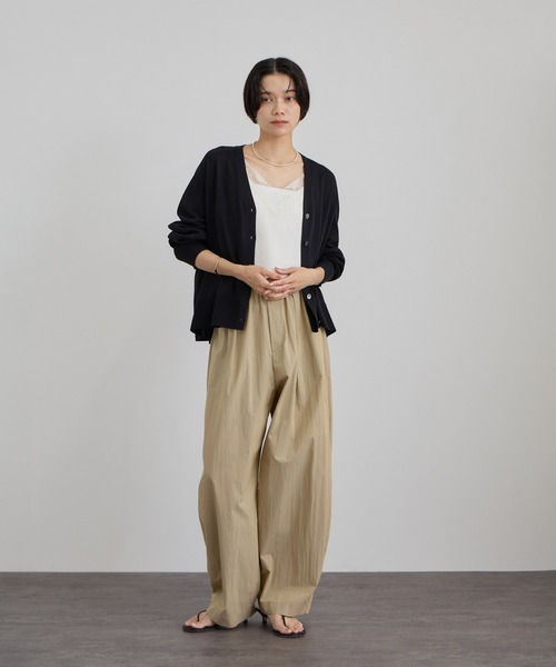 SALON adam et rope'(サロン アダム エ ロペ)の「コットンシルクリネンVネックカーディガン(カーディガン/ボレロ・レディース・ブラック/ブルー系その他4/キャメル・FREE)」の18枚目の写真