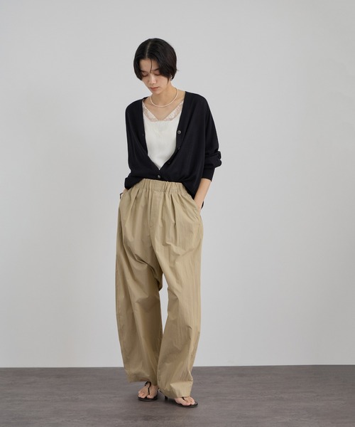 SALON adam et rope'(サロン アダム エ ロペ)の「コットンシルクリネンVネックカーディガン(カーディガン/ボレロ・レディース・ブラック/ブルー系その他4/キャメル・FREE)」の19枚目の写真