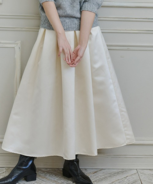 Olu.(オルドット)の「サテンタックロングスカート(スカート・レディース・アイボリー/ブラック・FREE)」の3枚目の写真