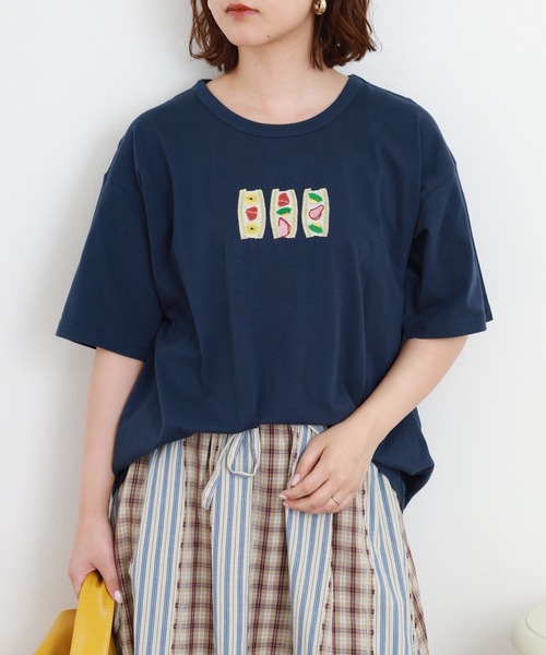 Emago(イマゴ)の「EMAGO フルーツサンド刺繍T 半袖(Tシャツ/カットソー・レディース・ホワイト・FREE)」の9枚目の写真