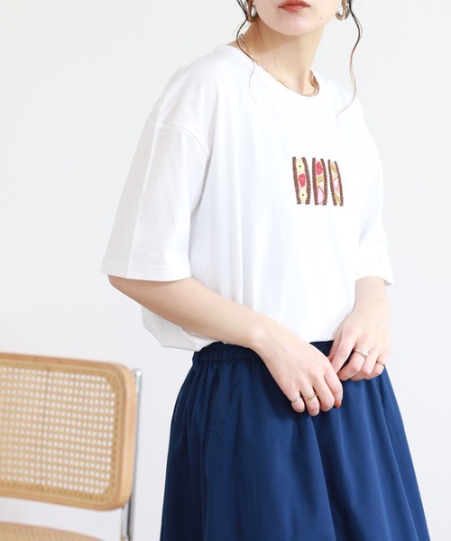 Emago(イマゴ)の「EMAGO フルーツサンド刺繍T 半袖(Tシャツ/カットソー・レディース・ホワイト・FREE)」の4枚目の写真