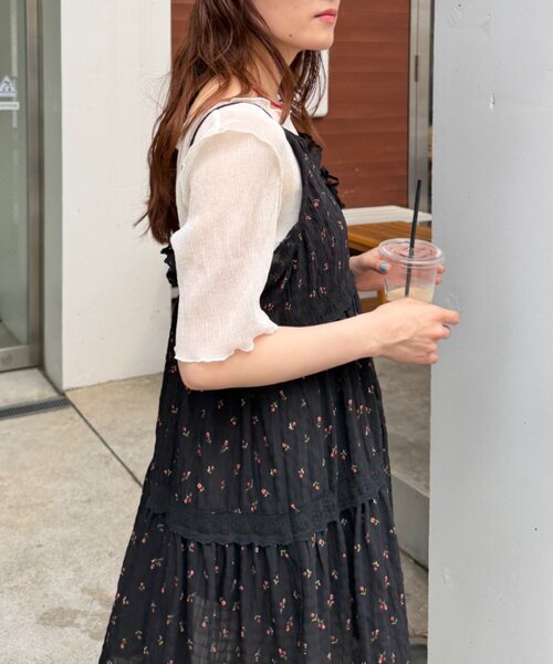 w closet（ダブルクローゼット）の「半袖シアー楊柳Tシャツ　夏服（シャツ/ブラウス・レディース・オフホワイト/サックスブルー/ピンク/ブラック・FREE）」の7枚目の写真