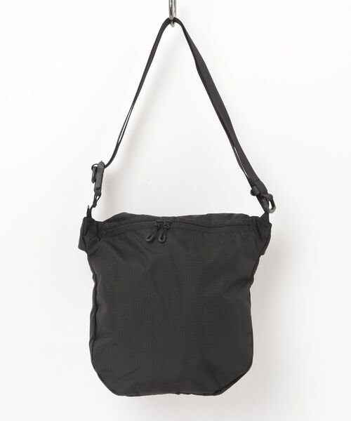 STUDIOUS（ステュディオス）の「High Strength Rip-stop Shoulder Bag M（Tシャツ/カットソー・メンズ・ブラック・FREE）」の2枚目の写真