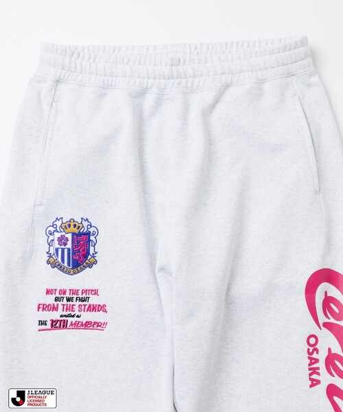 FREAK'S STORE(フリークスストア)の「FREAK’S STORE/フリークスストア J.LEAGUE × FREAK’S STORE 別注SUPPORTERS SWEAT PANTS【セレッソ大阪】(その他パンツ・メンズ・チャコールグレー・MEDIUM)」の4枚目の写真