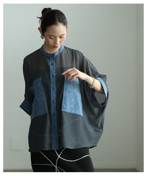 Sawa a la mode(サワアラモード)の「異素材シアードルマンブラウス(シャツ/ブラウス・レディース・カーキ/ブラック/チャコールグレー・FREE)」の11枚目の写真