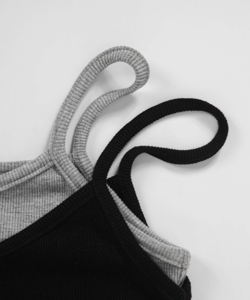 ASON（アズオン）の「SLIT LAYERED SLEEVELESS / BLACK（Tシャツ/カットソー・レディース・その他・FREE）」の6枚目の写真