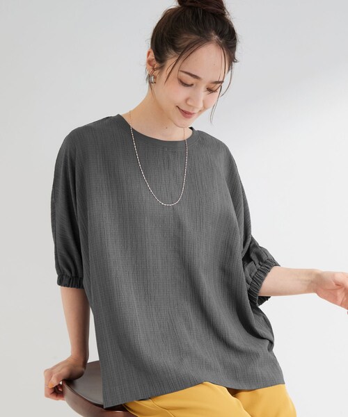 SHOO・LA・RUE(シューラルー)の「【インせず着られる/洗濯後しわになりにくい】しぼしぼドルマンブラウス(シャツ/ブラウス・レディース・ブルー系その他/イエロー系その他/ライトベージュ/チャコールグレー/ワインレッド・00)」の1枚目の写真