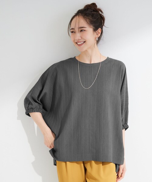 SHOO・LA・RUE(シューラルー)の「【インせず着られる/洗濯後しわになりにくい】しぼしぼドルマンブラウス(シャツ/ブラウス・レディース・ブルー系その他/イエロー系その他/ライトベージュ/チャコールグレー/ワインレッド・00)」の7枚目の写真