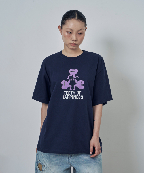 LOSERS CLUB(ルーザーズクラブ)の「TEETH OF HAPPINESS クローバーロゴ 半袖Tシャツ ネイビー(Tシャツ/カットソー・レディース・その他・1/2/0)」の5枚目の写真