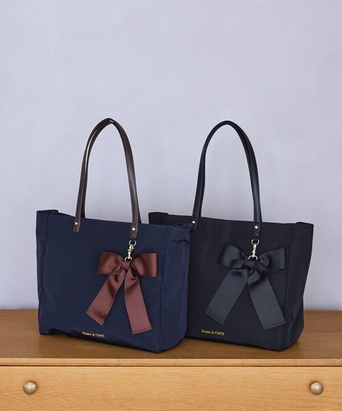 Maison de FLEUR(メゾンドフルール)の「リボンチャーム付き3ルームトートバッグ(トートバッグ・レディース・ネイビー/ブラック・FREE)」の3枚目の写真
