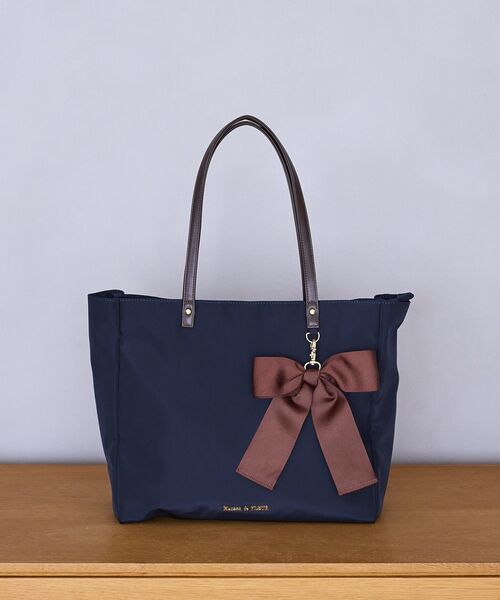 Maison de FLEUR(メゾンドフルール)の「リボンチャーム付き3ルームトートバッグ(トートバッグ・レディース・ネイビー/ブラック・FREE)」の4枚目の写真