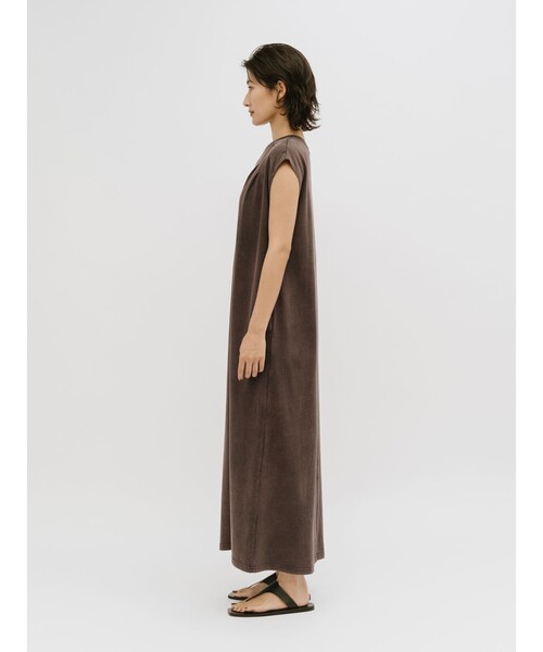 MIDIUMISOLID(ミディウミソリッド)の「MIDIUMISOLID for Ladies ピグメントフォールドワンピース(ワンピース・レディース・チャコールグレー/ブラウン・FREE)」の8枚目の写真