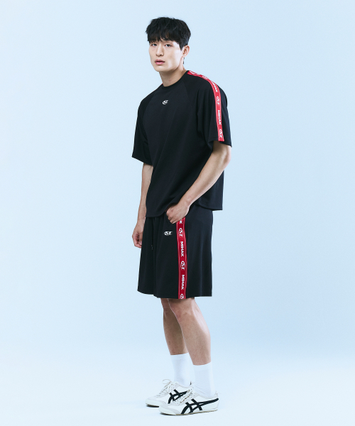 MIHAK(ミハク)の「レタリングテープトラックTシャツ(ブラック)(Tシャツ/カットソー・メンズ・その他・1/2/3)」の7枚目の写真