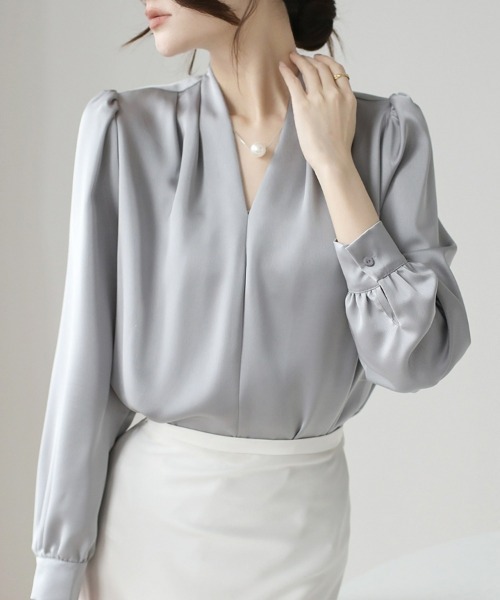 SEU(エスイーユー)の「一枚で華やぐきちんと艶 フロントタック 長袖 トップス Vネックブラウス オフィス 【オフィスカジュアル】【きれいめカジュアル】 レディース韓国風(シャツ/ブラウス・レディース・ホワイト/ライトグレー/ブラック・フリー)」の10枚目の写真