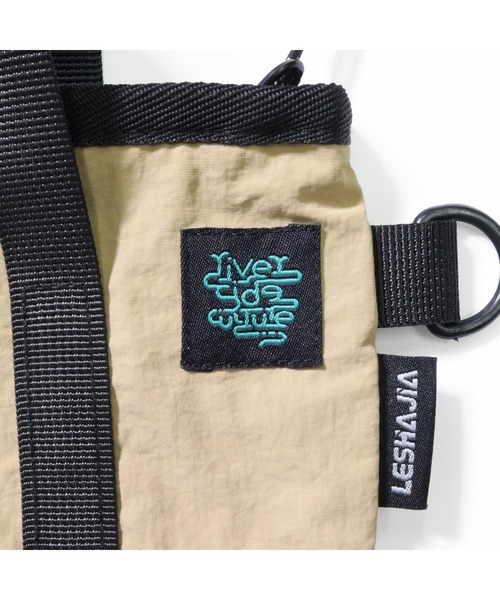 RIVER SIDE CULTURE(リバーサイドカルチャー)の「RIVER SIDE CULTURE / 撥水ナイロンミニサコッシュ(M4)(ショルダーバッグ・メンズ・ブラック/ベージュ/オリーブ・FREE)」の7枚目の写真