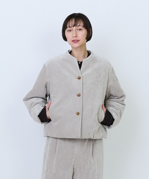 LOISIR(ロワズィール)の「シャンブレーベルベットパディングジャケット(ノーカラージャケット・レディース・ネイビー/ベージュ・FREE)」の1枚目の写真
