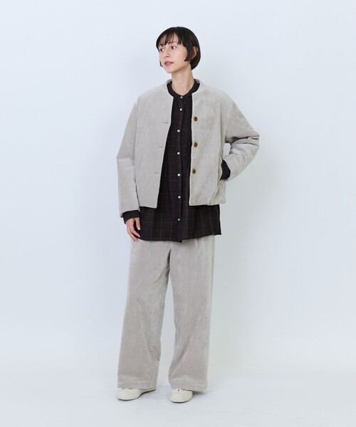 LOISIR(ロワズィール)の「シャンブレーベルベットパディングジャケット(ノーカラージャケット・レディース・ネイビー/ベージュ・FREE)」の3枚目の写真