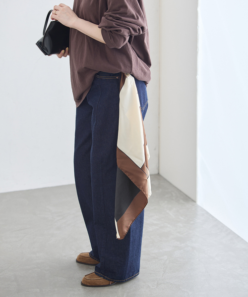 journal standard L'essage(ジャーナルスタンダードレサージュ)の「AENEIS/エネス Lohse Silk Scarf 70 スカーフ(バンダナ/スカーフ・レディース・ブラウン・FREE)」の3枚目の写真