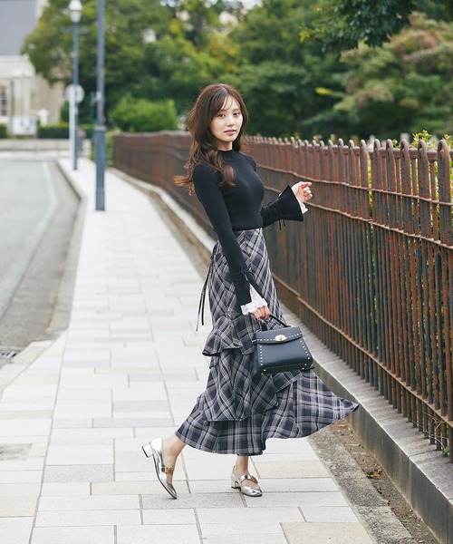 tocco closet(トッコ クローゼット)の「バックレースアップアシメフリルマーメイドスカート(スカート・レディース・ブラック/グレー/チェック・M)」の21枚目の写真