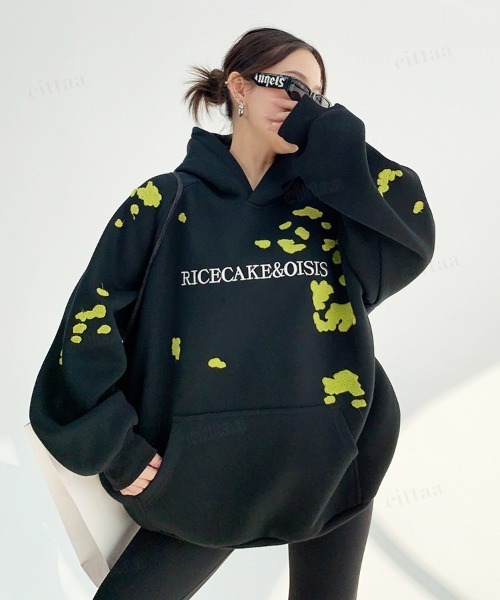 Dalfwin(ダールフィン)の「RICECAKEペイントサガラ刺繍デザインフーディー(パーカー・レディース・ブラック/グレー・FREE)」の5枚目の写真
