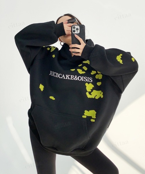 Dalfwin(ダールフィン)の「RICECAKEペイントサガラ刺繍デザインフーディー(パーカー・レディース・ブラック/グレー・FREE)」の6枚目の写真