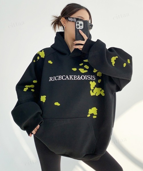 Dalfwin(ダールフィン)の「RICECAKEペイントサガラ刺繍デザインフーディー(パーカー・レディース・ブラック/グレー・FREE)」の8枚目の写真