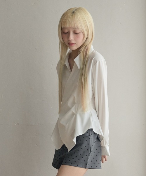 LiLIN(リリン)の「カシュクールアシンメトリーシャツ / wrap asymmetric shirt(シャツ/ブラウス・レディース・ブルー/ホワイト・FREE)」の4枚目の写真