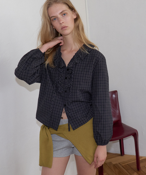 FRIVER07（フリバー07）の「Check frill v-neck blouse [FRFA06BL03]_Black（シャツ/ブラウス・レディース・ブラック・FREE）」の2枚目の写真