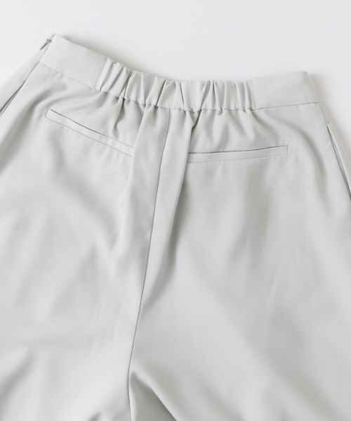 URBAN RESEARCH（アーバンリサーチ）の「 UR 前リボンタックパンツ（その他パンツ・レディース・ベージュ系その他/ブラック/グレー系その他・FREE）」の4枚目の写真