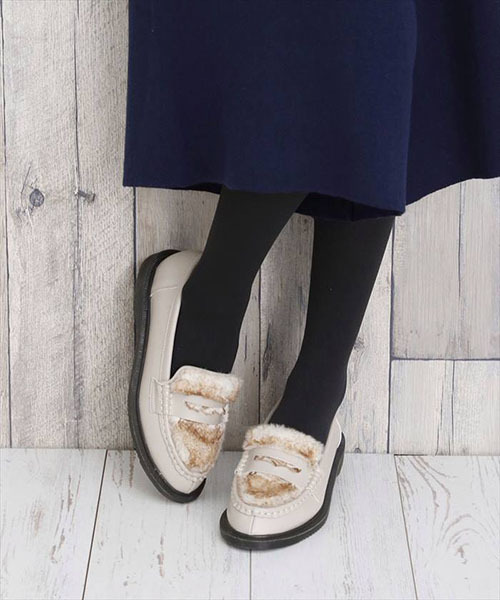 Noubel Voug Relax（ヌーベルヴォーグリラックス）の「ファー付ローファーシューズ（ローファー・レディース・ホワイト/ボルドー/ブラック・L/M/S/LL）」の2枚目の写真