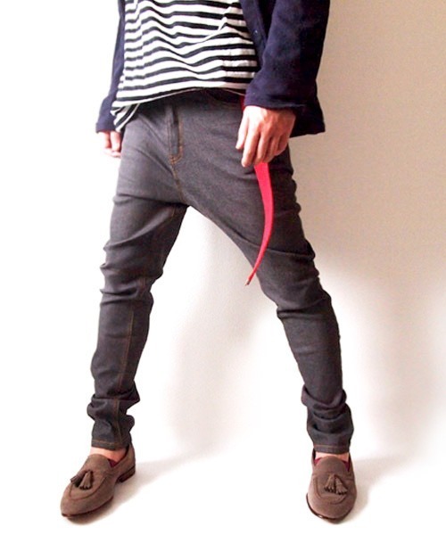 BEATJIVE(ビートジャイブ)の「ストレッチスキニーパンツ ちょいサルエルシルエット テーパード デニムパンツ コットンツイル メンズ(デニムパンツ・メンズ・ワンウォッシュ/ブルー/ベージュ/グリーン系その他/ホワイト/ブラック/ブラック系その他/グレー/その他3/カーキ/ライトブルー/ブラウン系カモフラージュ/グリーン系その他7/チャコールグレー・1/2/3)」の5枚目の写真