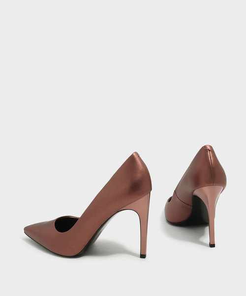 CHARLES & KEITH(チャールズ & キース)の「ベーシックポインテッドパンプス / BASIC POINTED PUMPS(パンプス・レディース・ブラック/シルバー/レッド・23cm/22.5cm/25cm/24.5cm/23.5cm)」の12枚目の写真