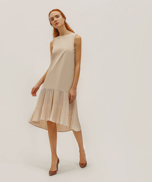 CHARLES & KEITH(チャールズ & キース)の「ベーシックポインテッドパンプス / BASIC POINTED PUMPS(パンプス・レディース・ブラック/シルバー/レッド・23cm/22.5cm/25cm/24.5cm/23.5cm)」の15枚目の写真