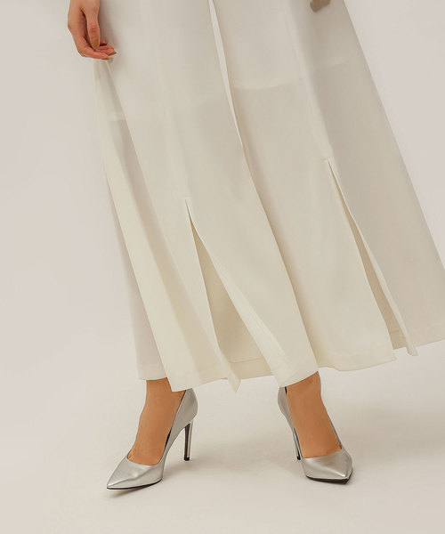 CHARLES & KEITH(チャールズ & キース)の「ベーシックポインテッドパンプス / BASIC POINTED PUMPS(パンプス・レディース・ブラック/シルバー/レッド・23cm/22.5cm/25cm/24.5cm/23.5cm)」の16枚目の写真