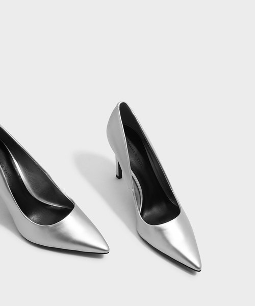 CHARLES & KEITH(チャールズ & キース)の「ベーシックポインテッドパンプス / BASIC POINTED PUMPS(パンプス・レディース・ブラック/シルバー/レッド・23cm/22.5cm/25cm/24.5cm/23.5cm)」の19枚目の写真