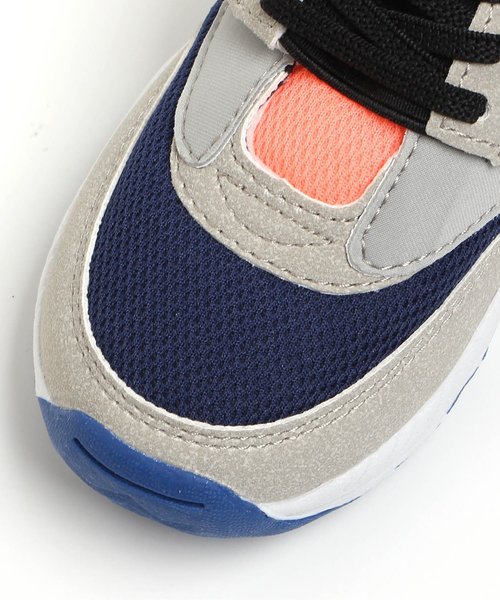 BREEZE（ブリーズ）の「トドラーハイテクスニーカー（スニーカー・キッズ・オフホワイト/グレー/ブラック・20/17/19/21/16/18）」の7枚目の写真