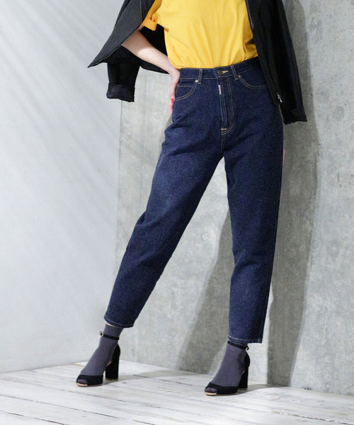 SOMETHING(サムシング)の「【WEB限定】SOMETHING/W FRONT ROOMY SLIM(デニムパンツ・レディース・ライトブルー/インディゴブルー/ブルー・MEDIUM/SMALL)」の3枚目の写真
